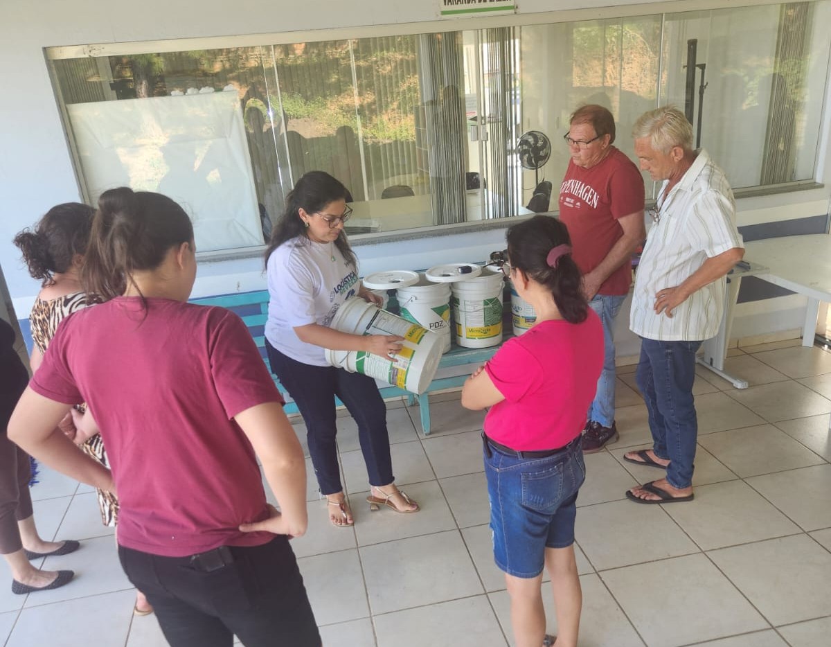 MONSTANDO COMPOSTEIRA CAPS COM BALDES45678